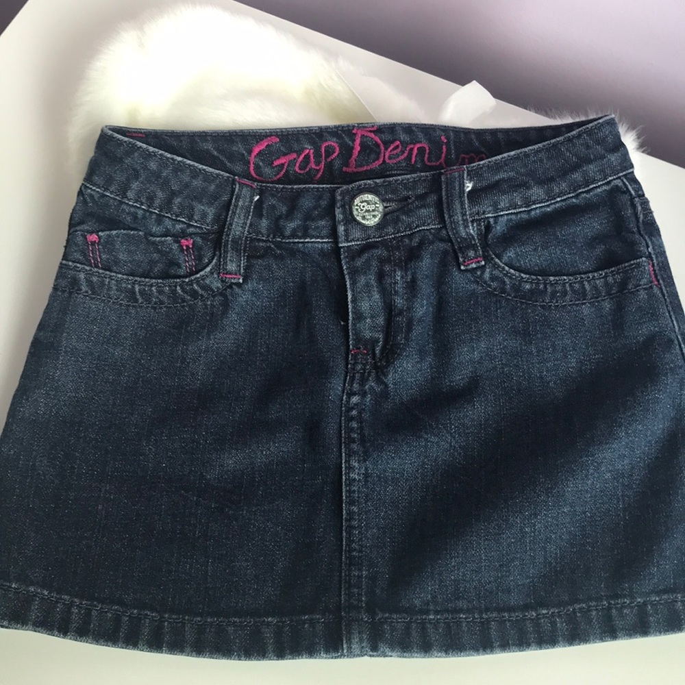 Gap girls mini jean skirt, size 8,